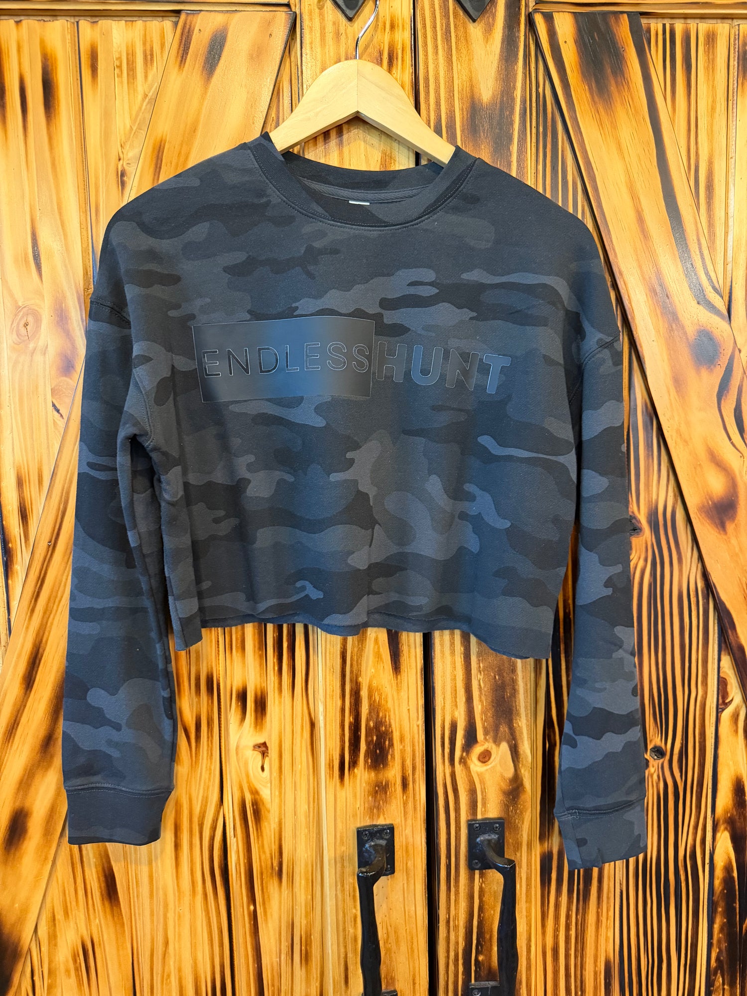 Black Ridge Cropped Sweatshirt