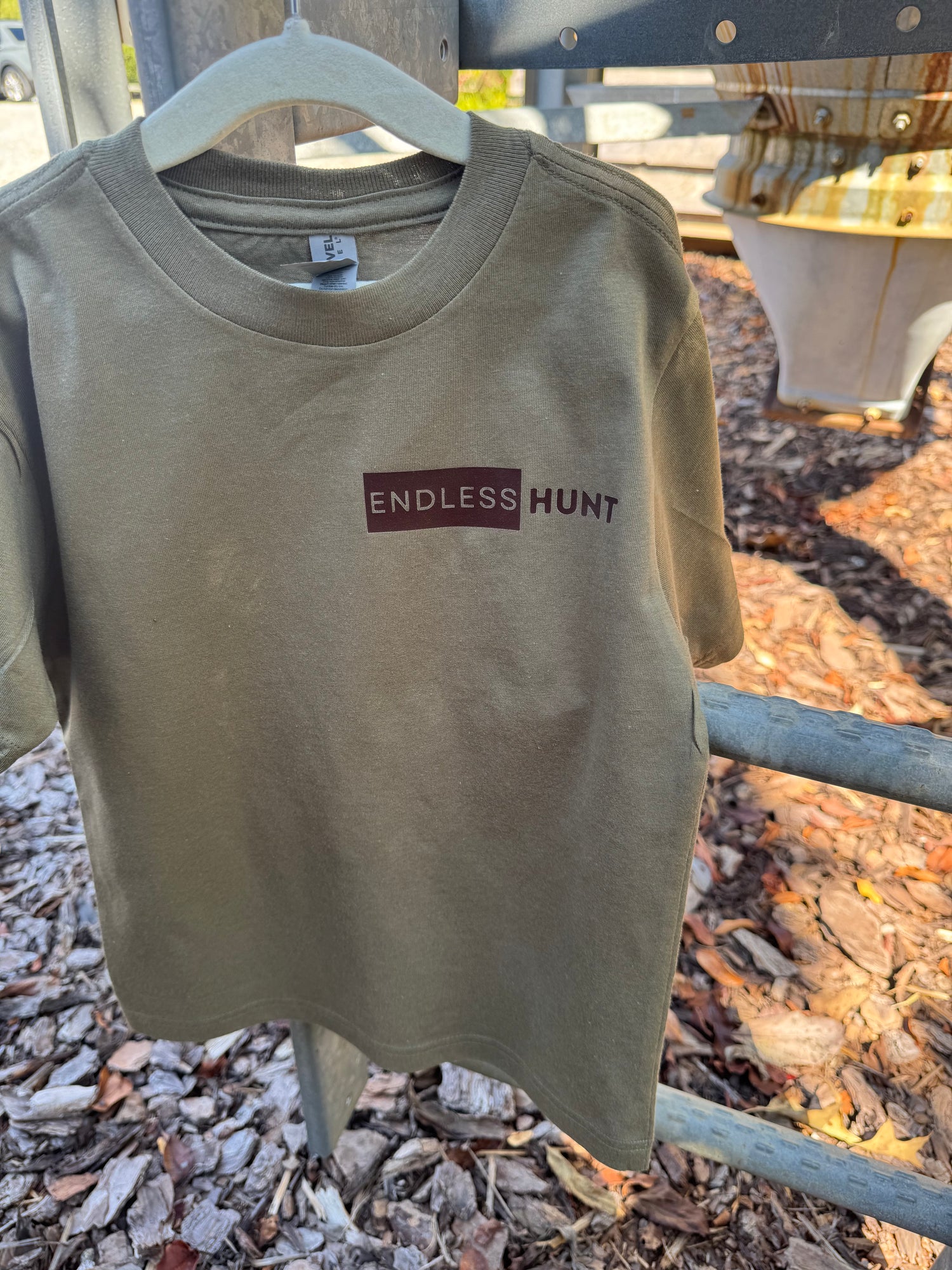 Buck and Bow Tee