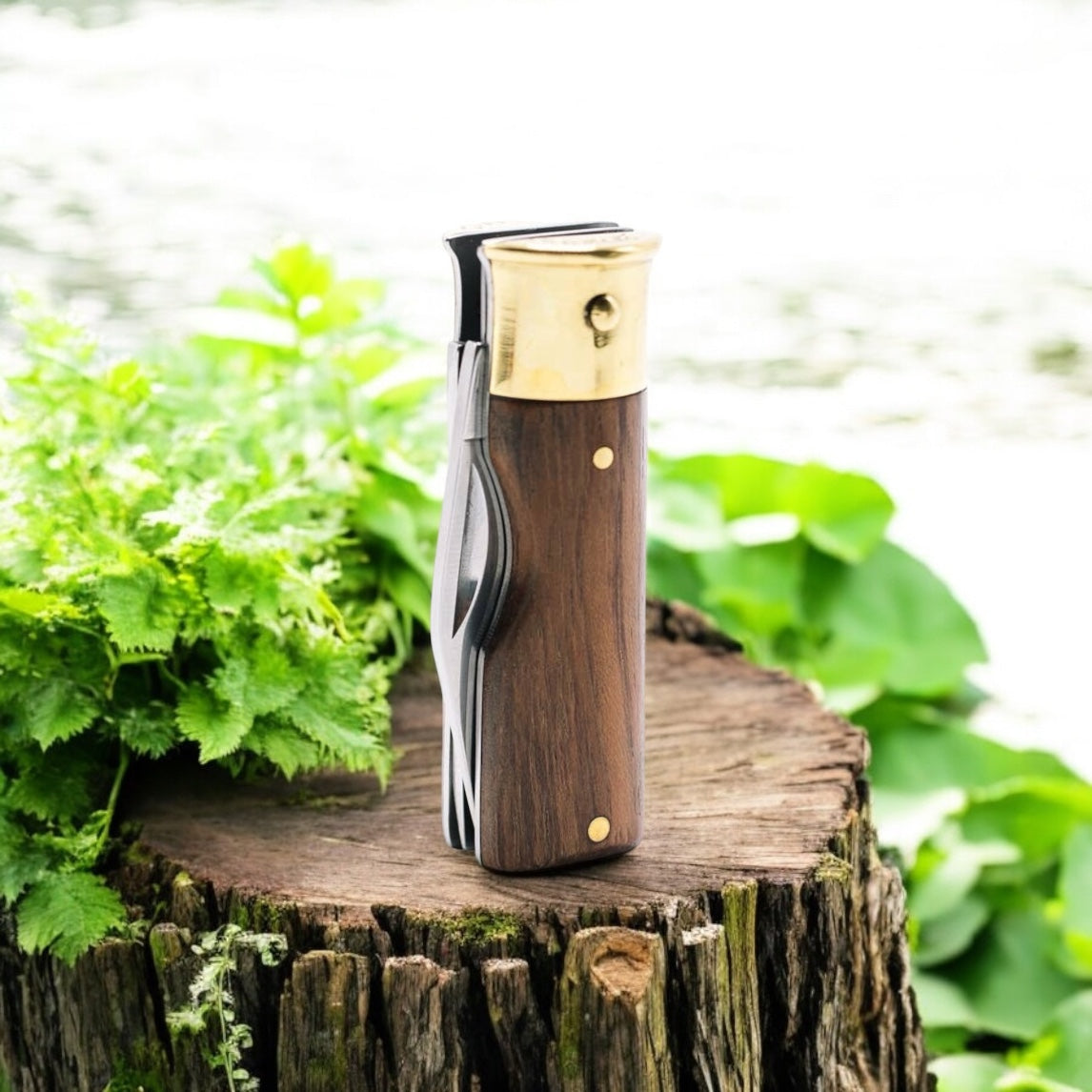 The Mahogany Blade