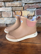 XtraTuf Women's Ankle Deck Boot SPORT